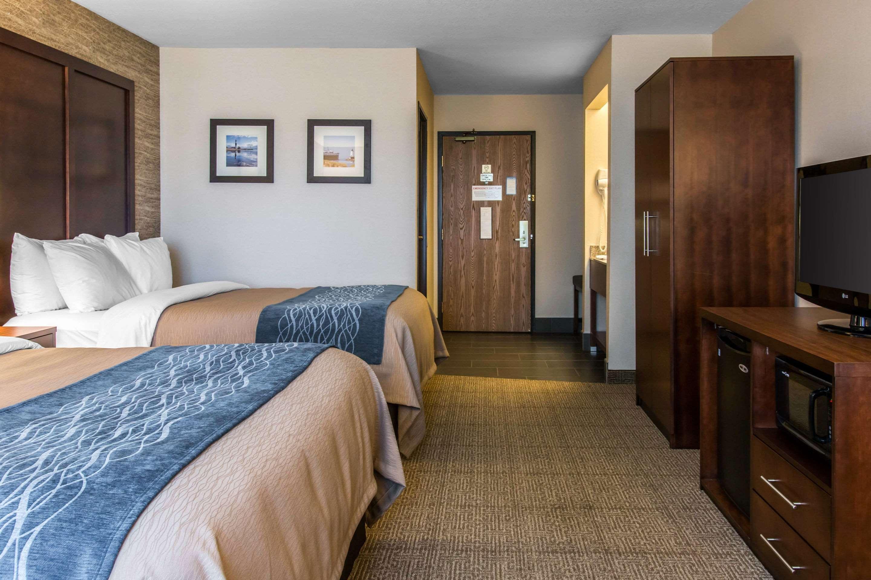 Comfort Inn Ludington near US-10 Exterior foto